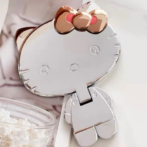 Hello Kitty, pocket mirror with pink cover